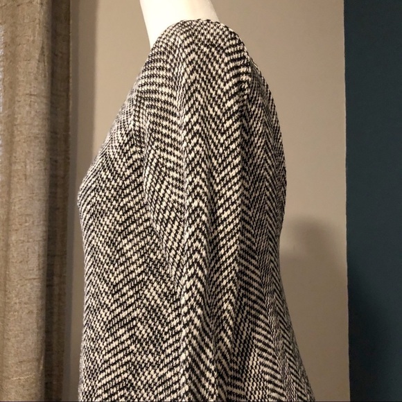 Sage black white chevron long top or tunic - Picture 4 of 11